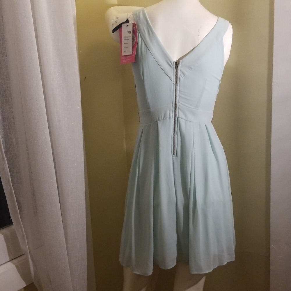 Dress - Picture 3 of 4